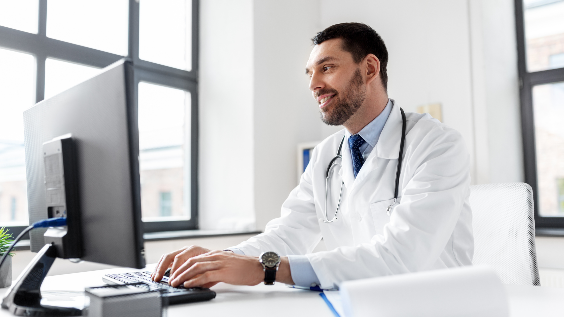 Anesthesia workstation displaying real-time data in Picis Anesthesia Manager